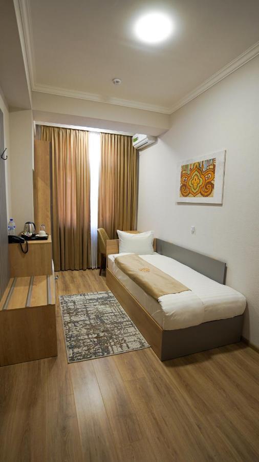 Almalyk Plaza Hotel Olmaliq Zewnętrze zdjęcie