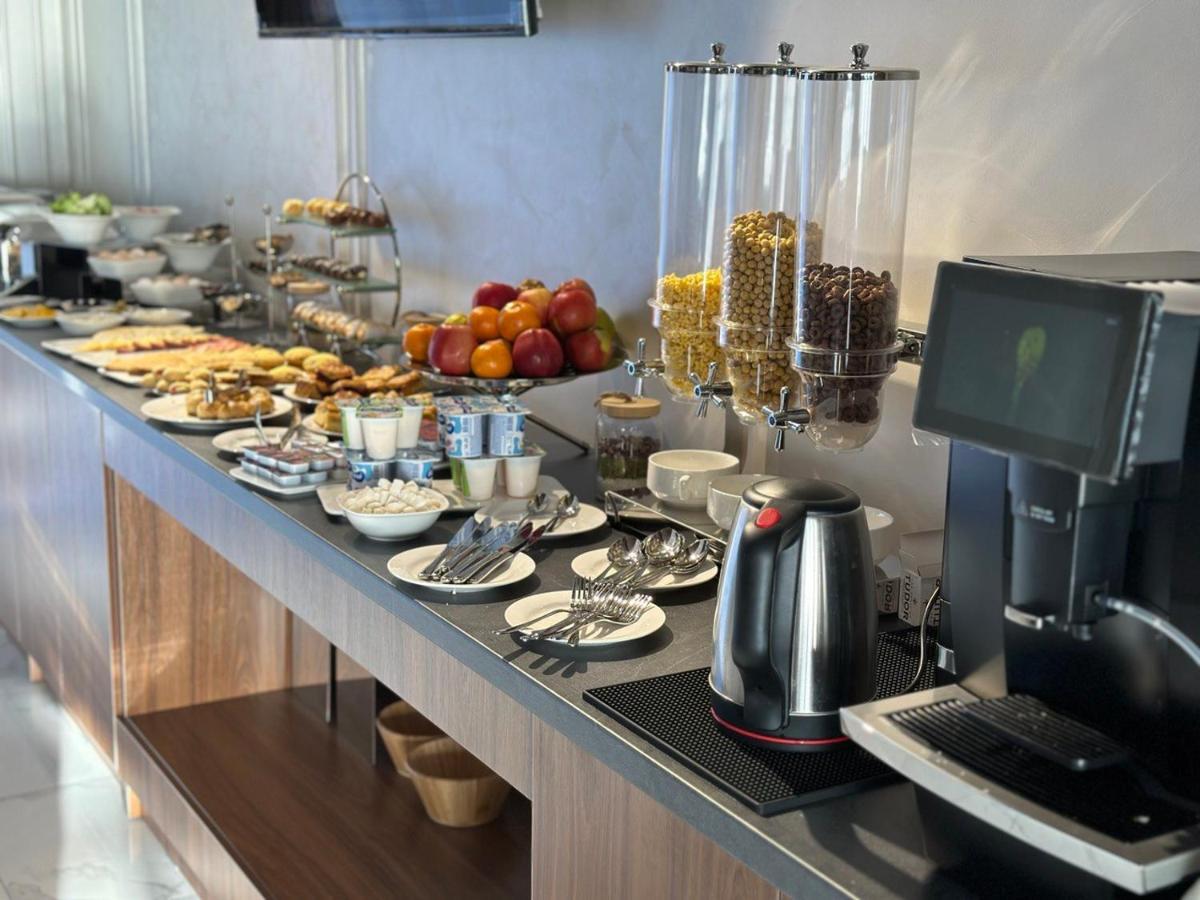 Almalyk Plaza Hotel Olmaliq Zewnętrze zdjęcie